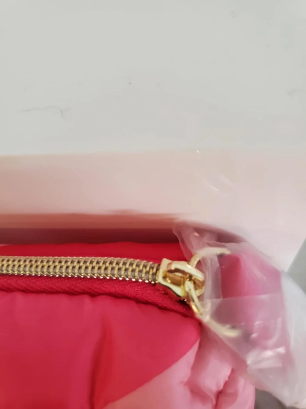 ✨NWOT✨Estee Lauder Pink Striped Puffy Quilted Logo Makeup Beauty Wristlet Bag